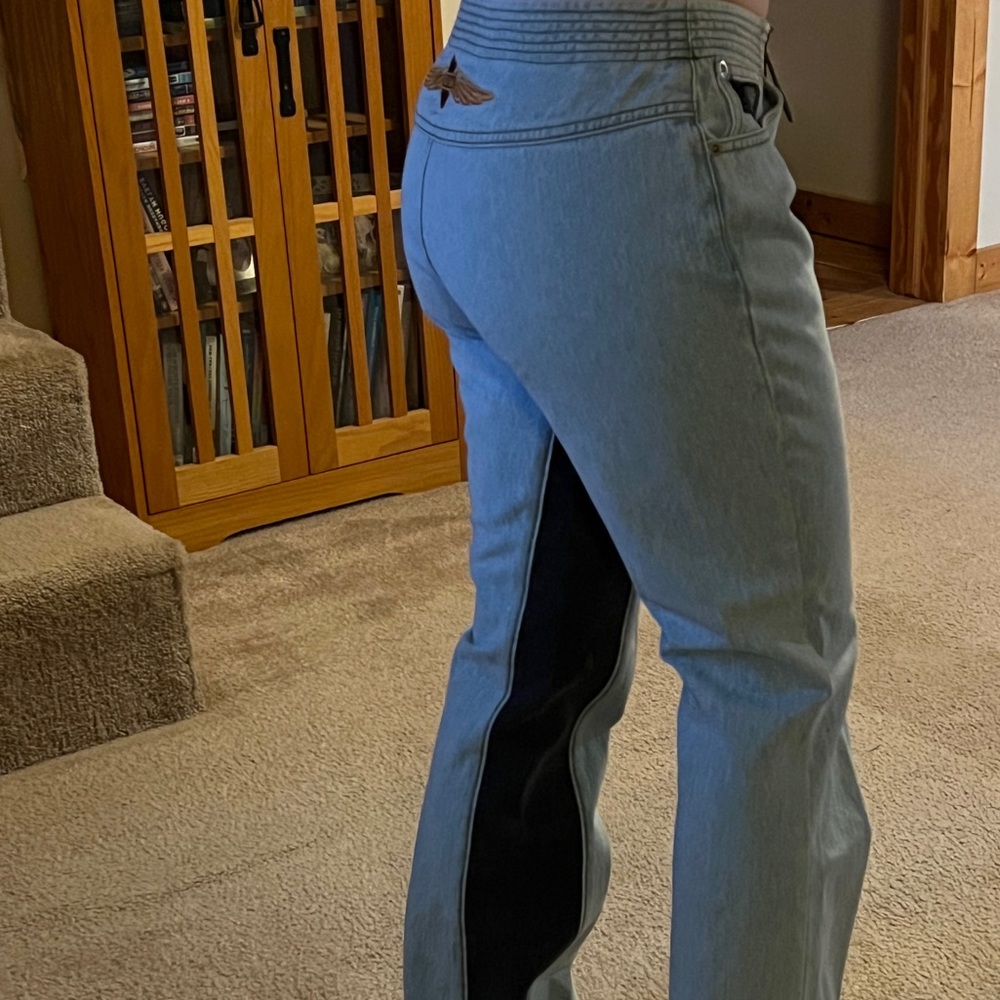 Women’s Harley Davidson jeans.. only worn once for these pictures.. size 6.